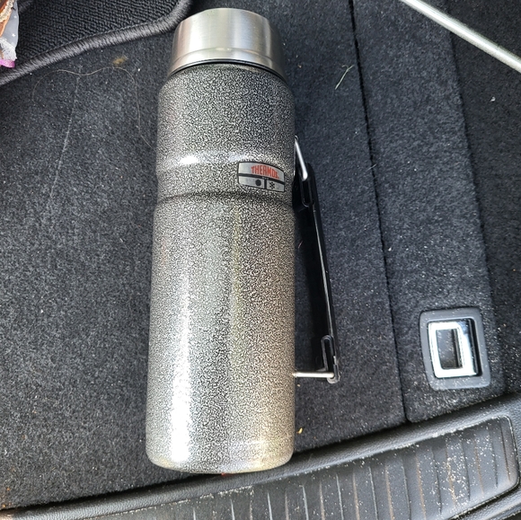Thermos Vacuum thermos bottle - Picture 1 of 5
